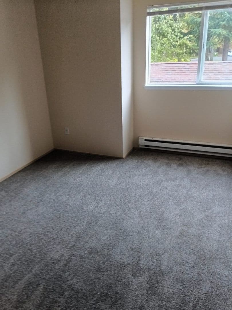 Lakewood Apartment: Westwind Apartments 5905-5911 93rd St. SW