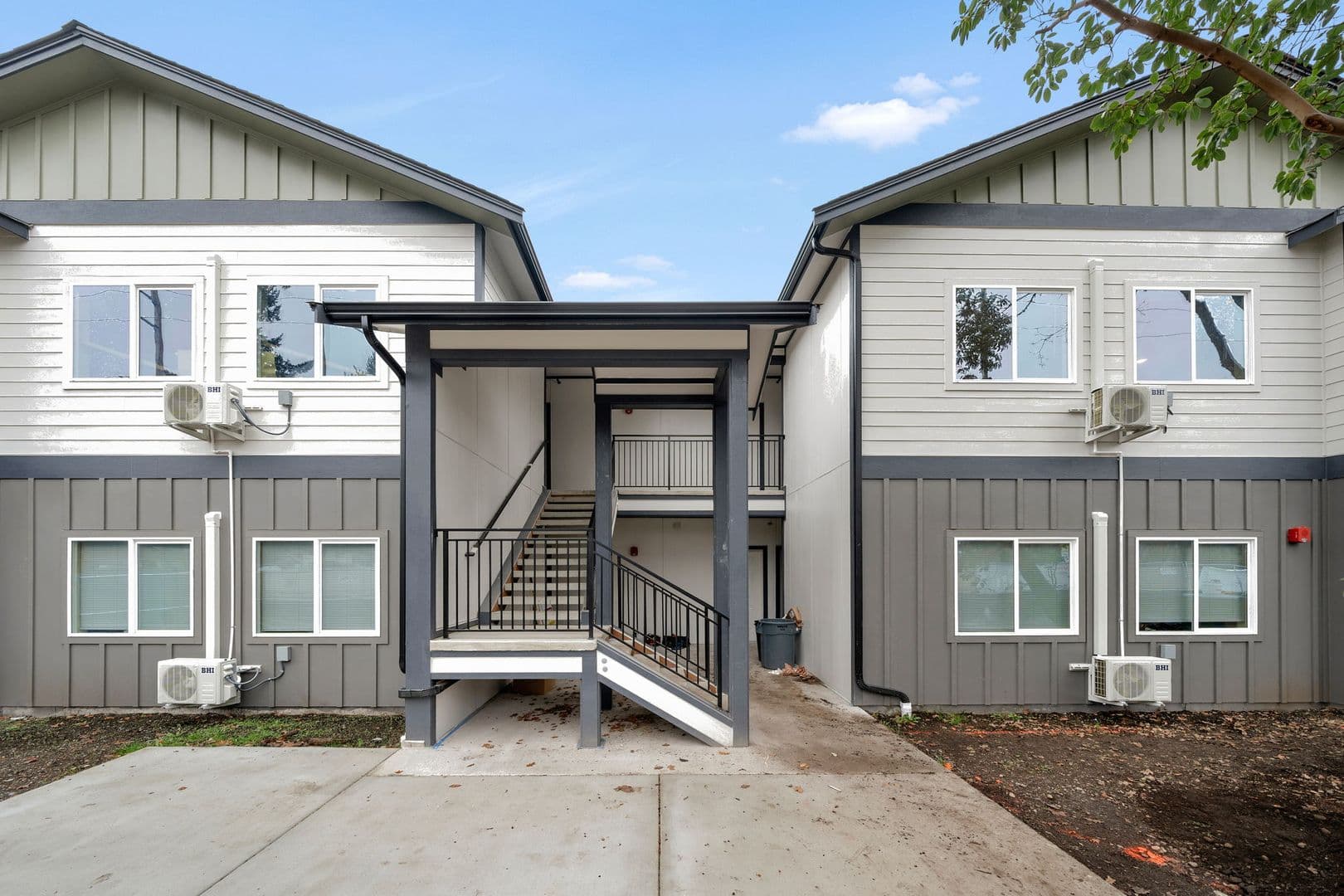Lakewood Apartment: 8702 Bridgeport Way