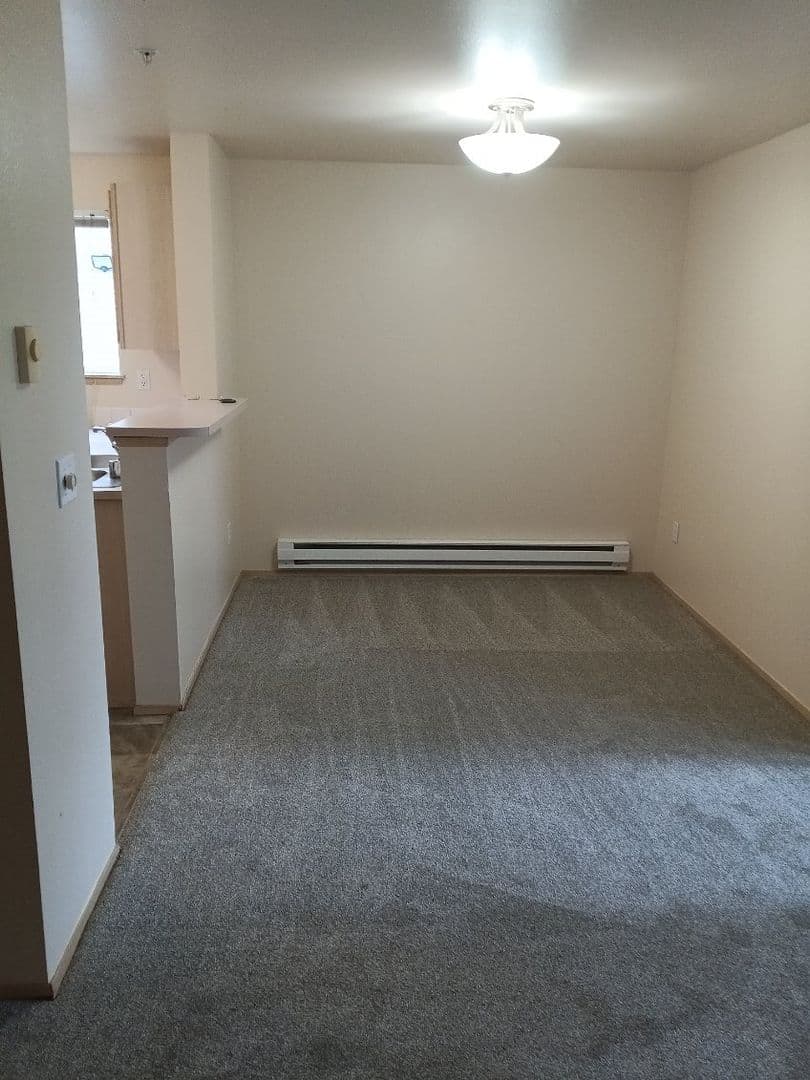 Lakewood Apartment: Westwind Apartments 5905-5911 93rd St. SW