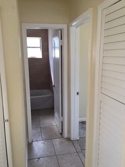 Miami Apartment: 8100 NW 1st Place