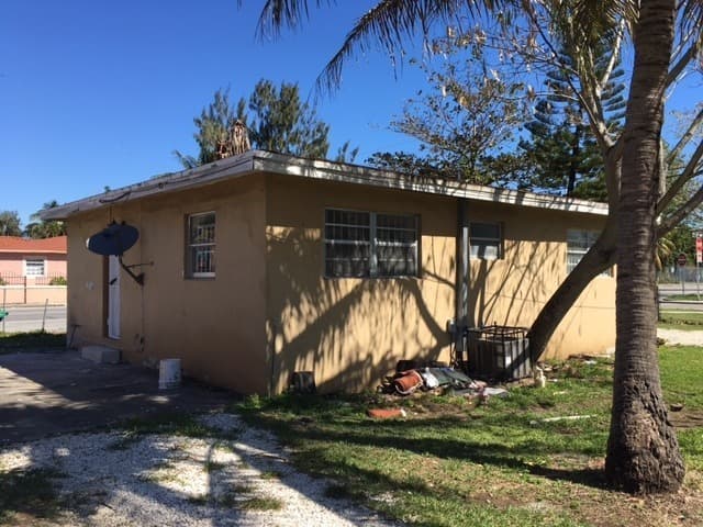 Miami Apartment: 8100 NW 1st Place