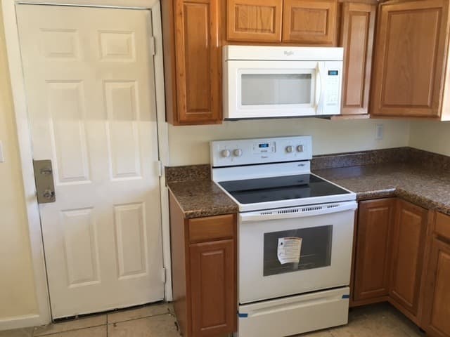 Miami Apartment: 8100 NW 1st Place