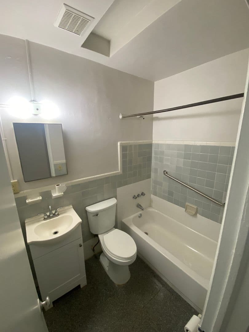 Opa Locka Apartment: 361 Sharar Ave