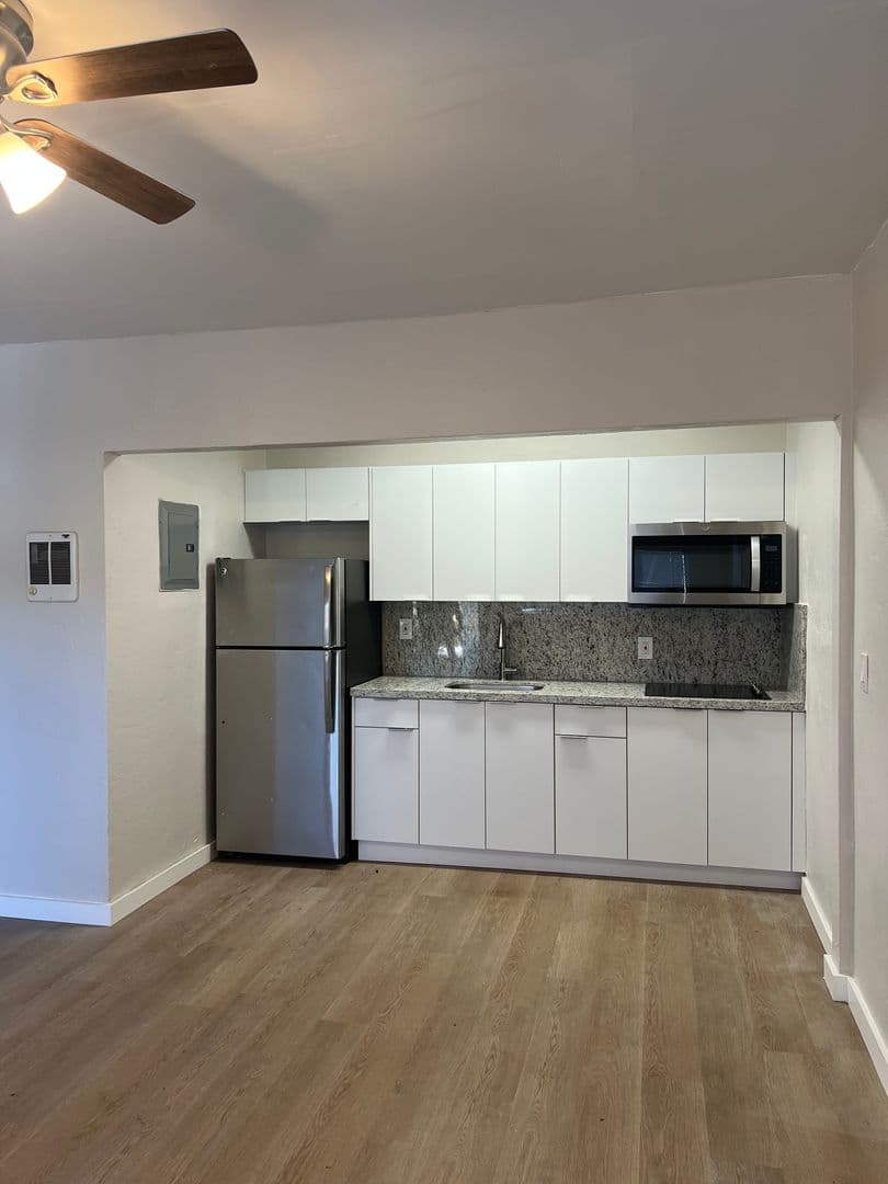 Opa Locka Apartment: 301 Sharar Ave
