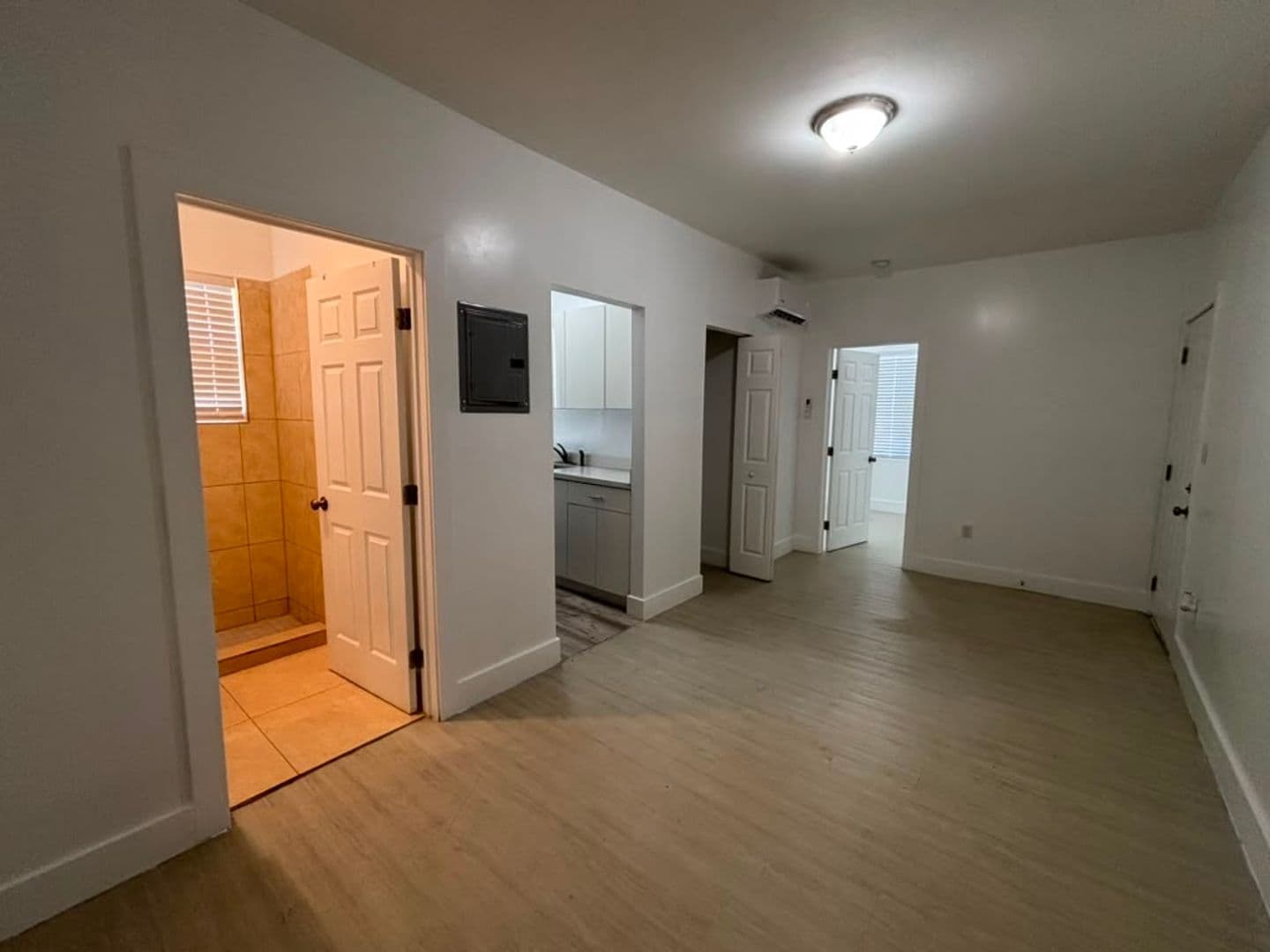 MIAMI Apartment: 1051 NW 2nd St.