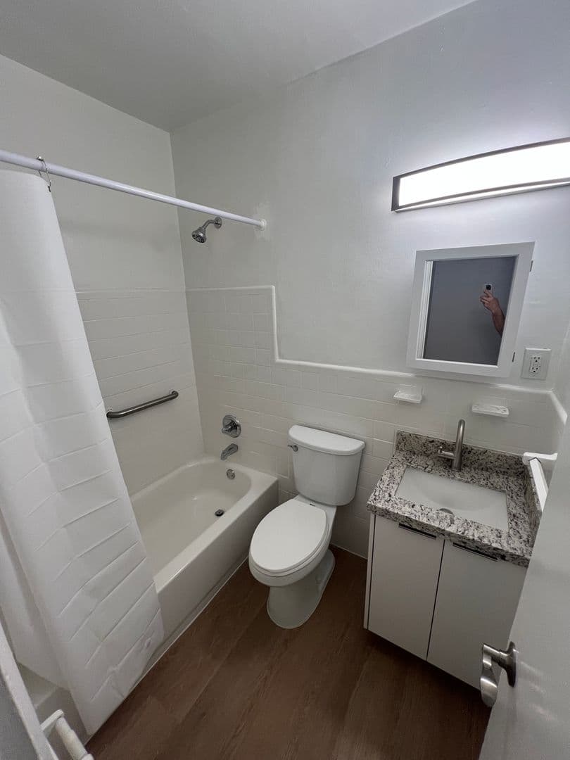 Opa Locka Apartment: 301 Sharar Ave