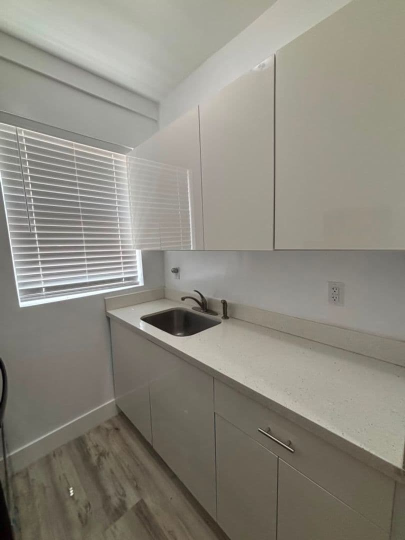 MIAMI Apartment: 1051 NW 2nd St.