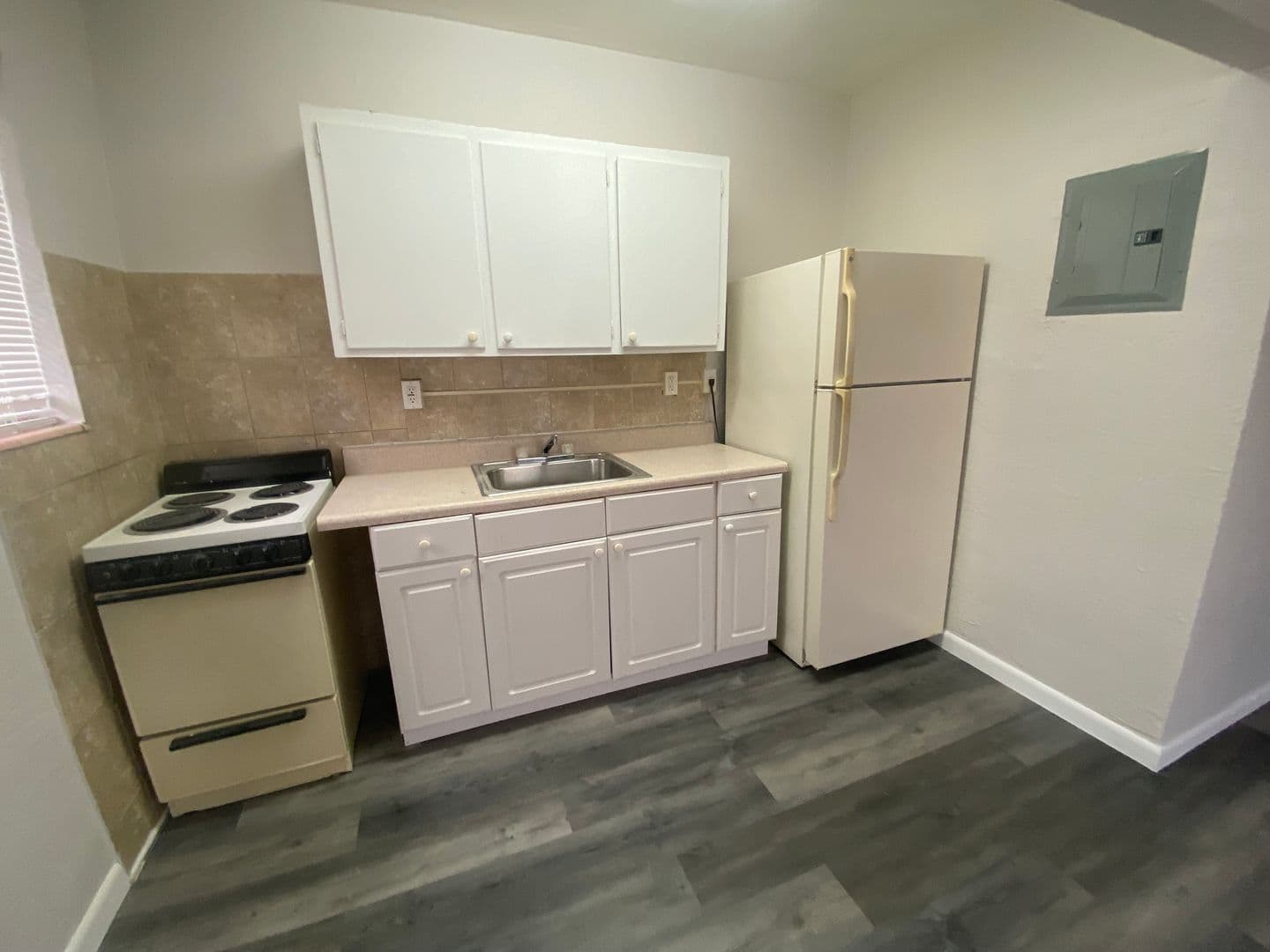 Opa Locka Apartment: 361 Sharar Ave