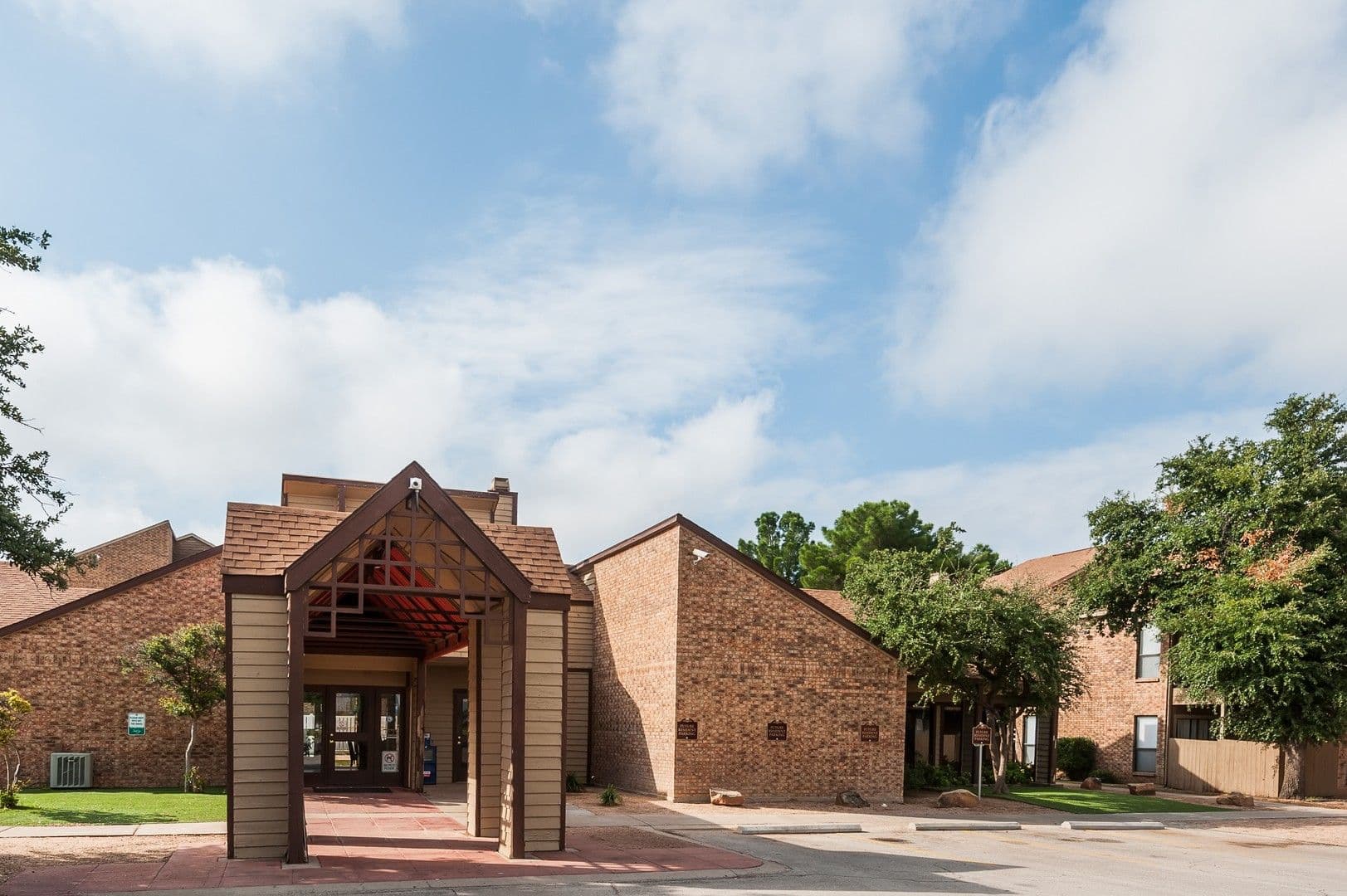 Midland Apartment: 1212 E. Wadley Ave