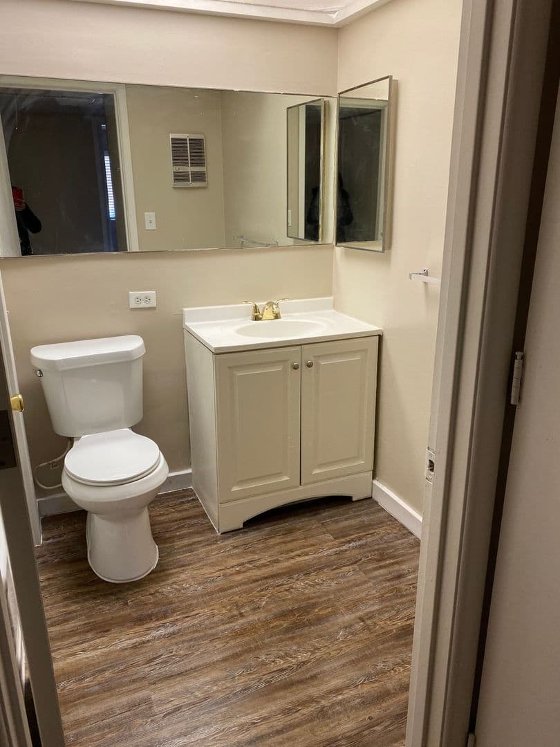 Midland Apartment: 2800 W. Illinois