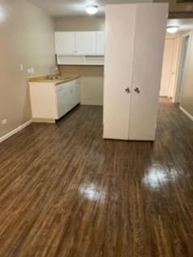 Midland Apartment: 2800 W. Illinois