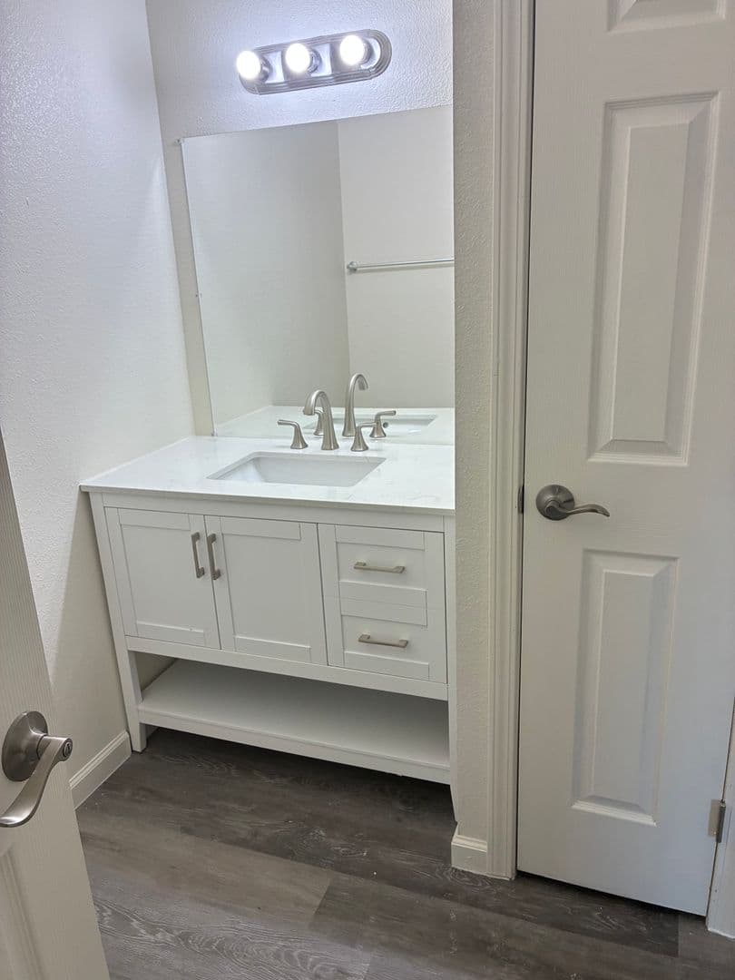 Midland Apartment: 1212 E. Wadley Ave