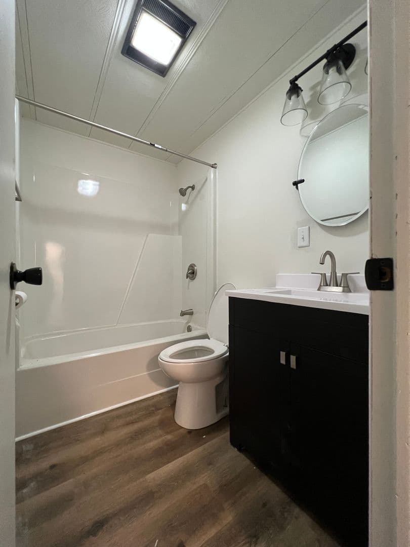 La Crosse Apartment: 2810/2812 Onalaska Ave