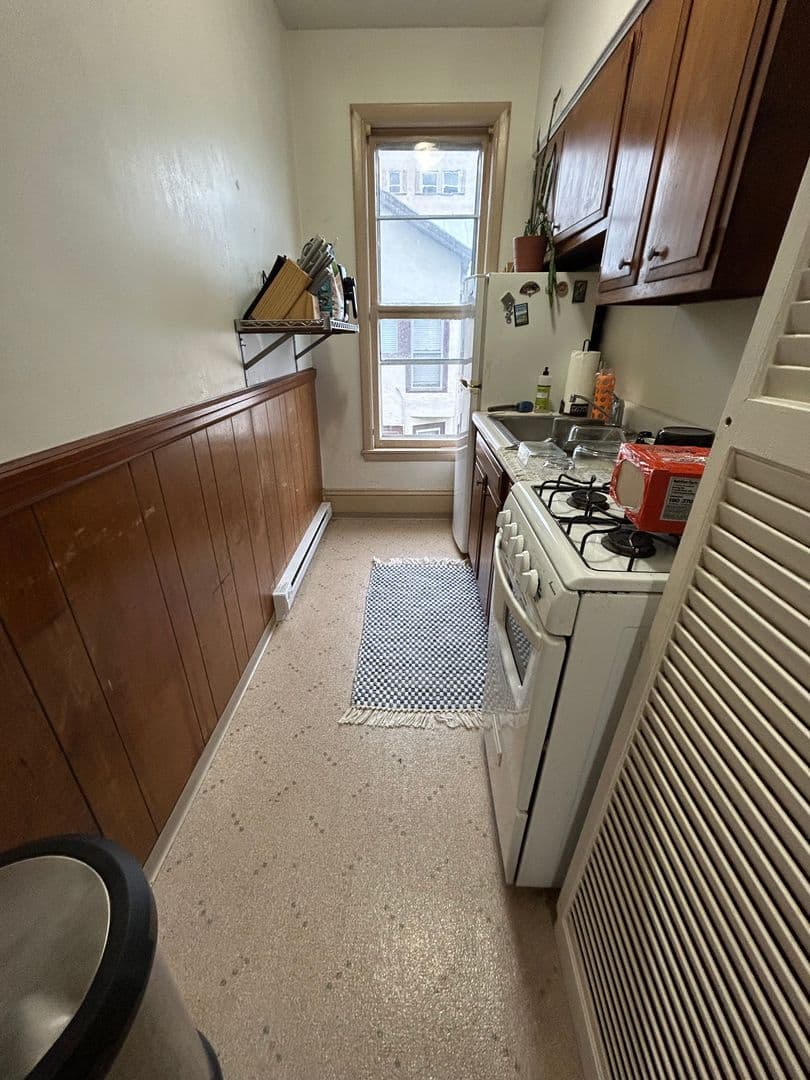 La Crosse Apartment: 824 Cass St
