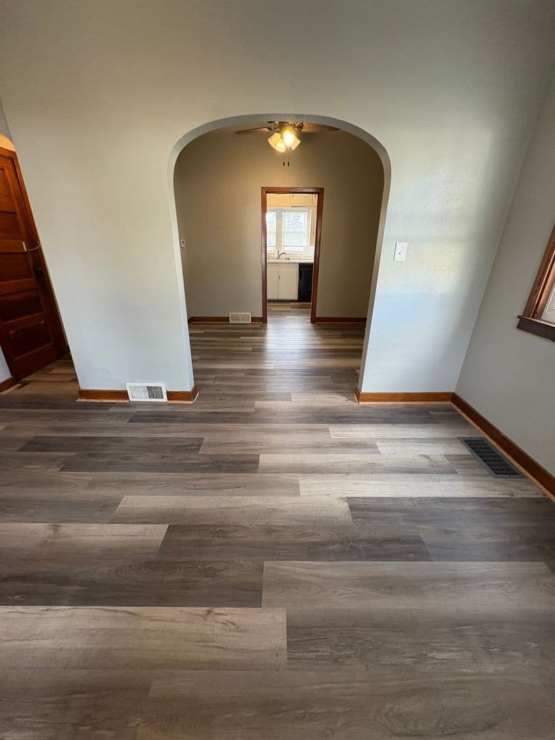 Tomah Apartment: 1115 Hollister Ave