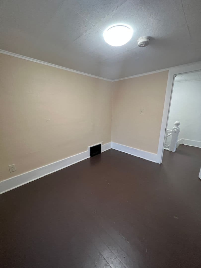 La Crosse House: 413 8th St S