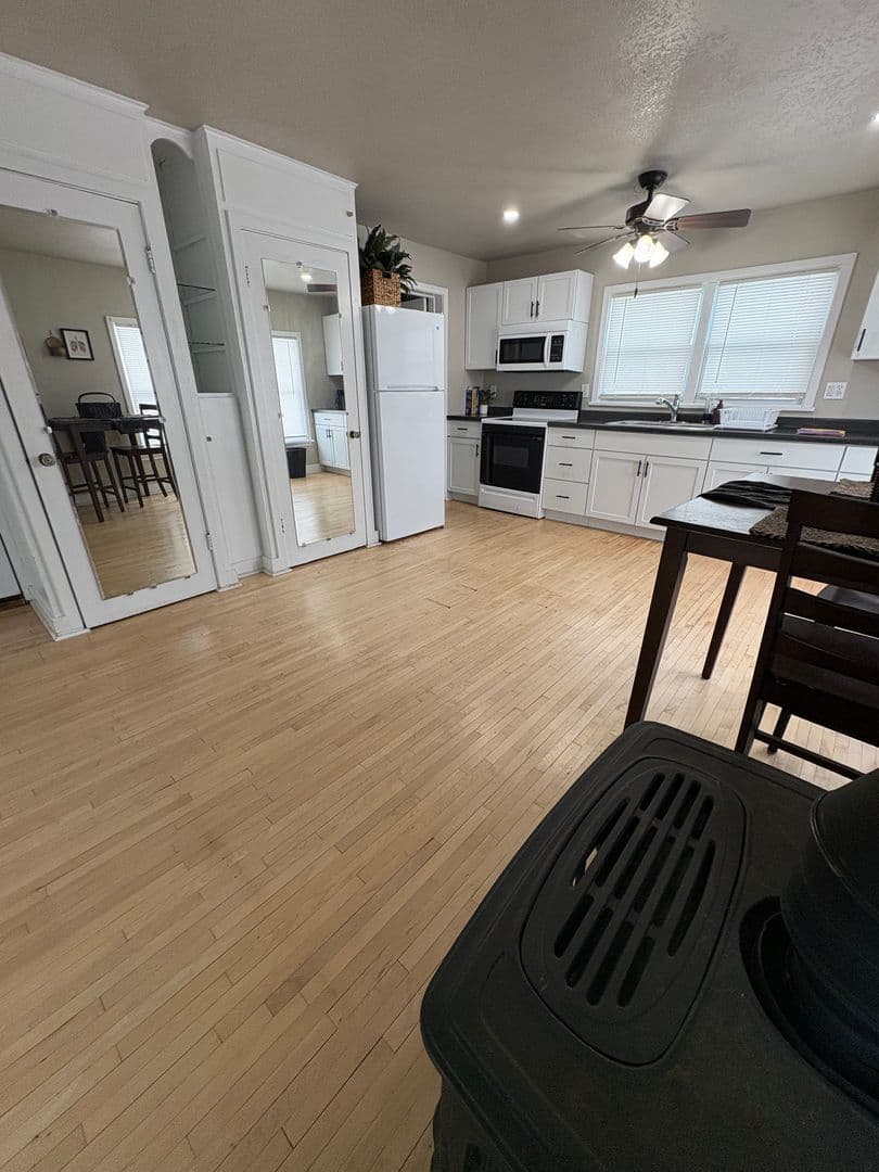 Tomah Apartment: 301 Kilbourn Ave