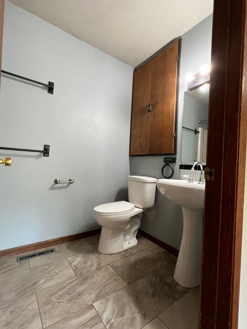 La Crosse Apartment: 824 Johnson Street