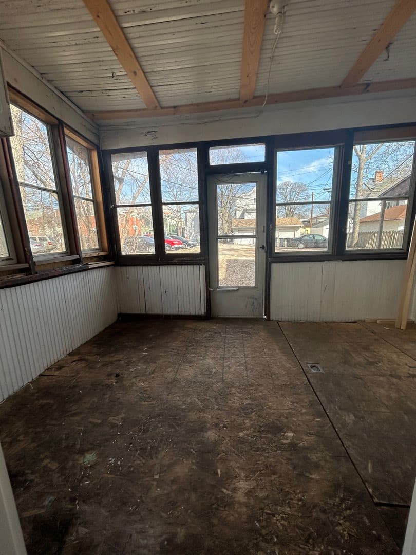 La Crosse Apartment: 137 9th St S