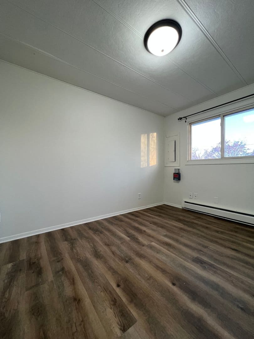 La Crosse Apartment: 2810/2812 Onalaska Ave