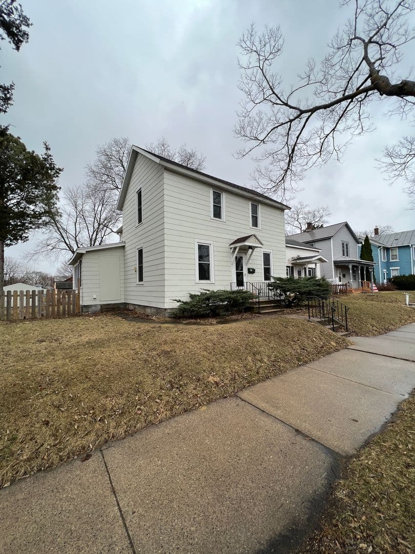 La Crosse House: 1326 Mississippi St