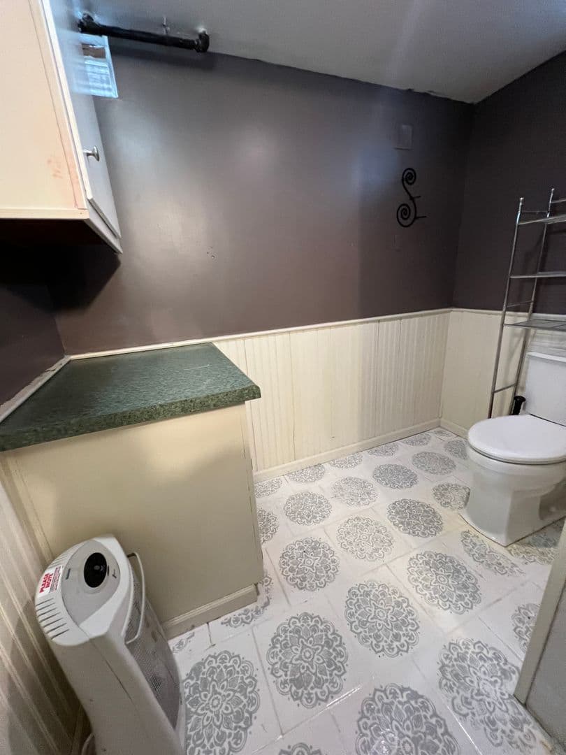 La Crosse House: 3022 Losey Blvd S