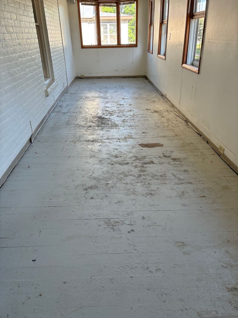 La Crosse Apartment: 824 Cass St