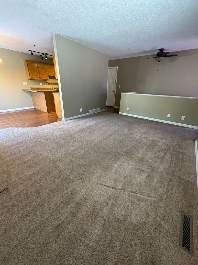 Tomah Apartment: 1156-1158 Grandview Ave