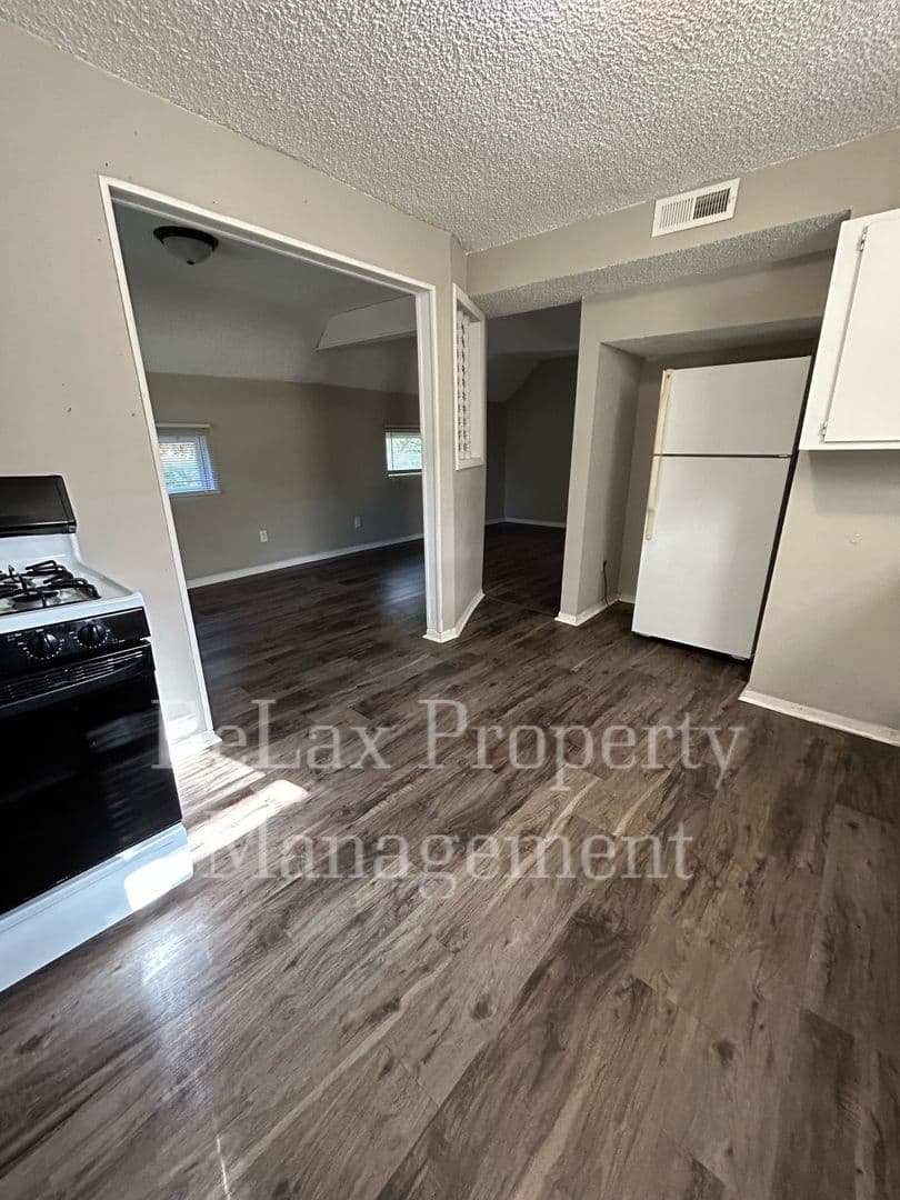La Crosse Apartment: 207 Avon St