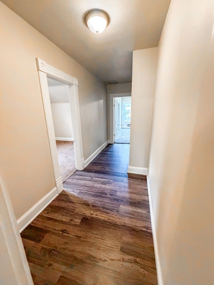 La Crosse Apartment: 1512 Market St