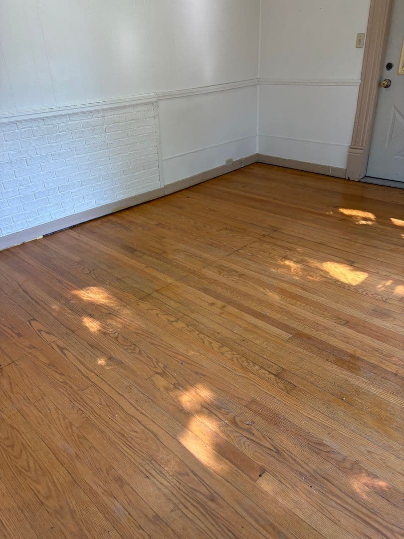 La Crosse Apartment: 824 Cass St