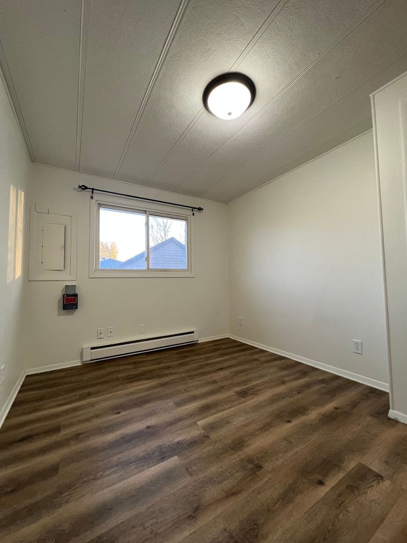 La Crosse Apartment: 2810/2812 Onalaska Ave