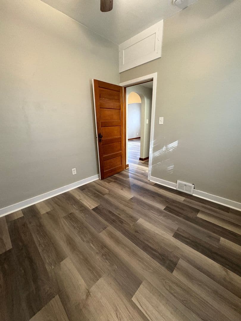 Tomah Apartment: 1115 Hollister Ave