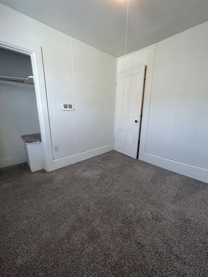 La Crosse Apartment: 137 9th St S
