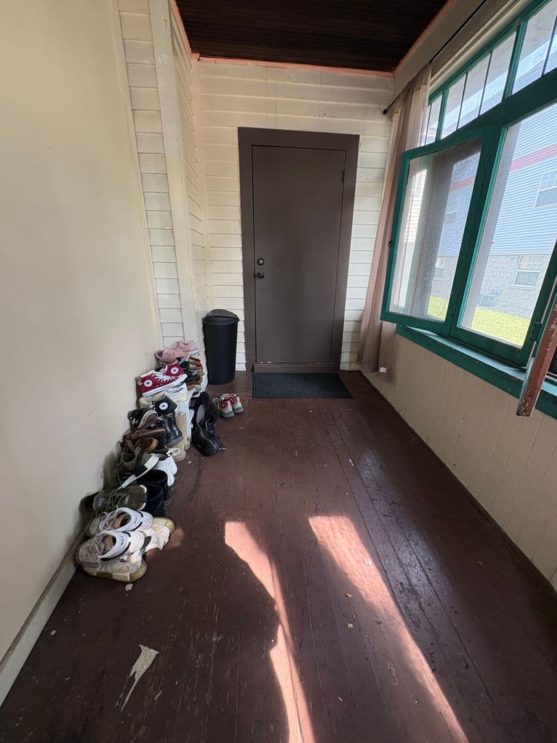 La Crosse Apartment: 1129 Main St