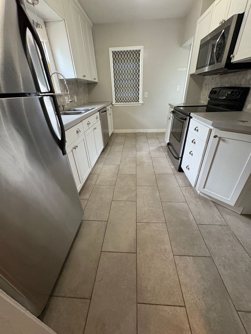 La Crosse House: 789 23rd St N