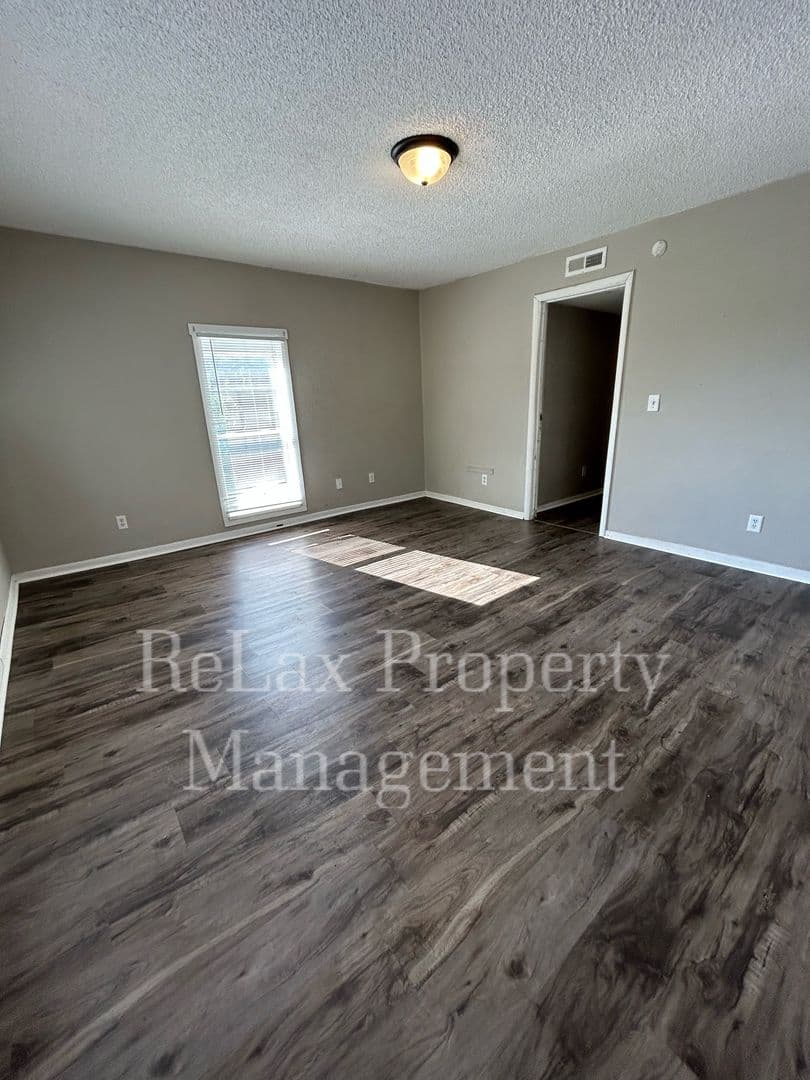 La Crosse Apartment: 207 Avon St