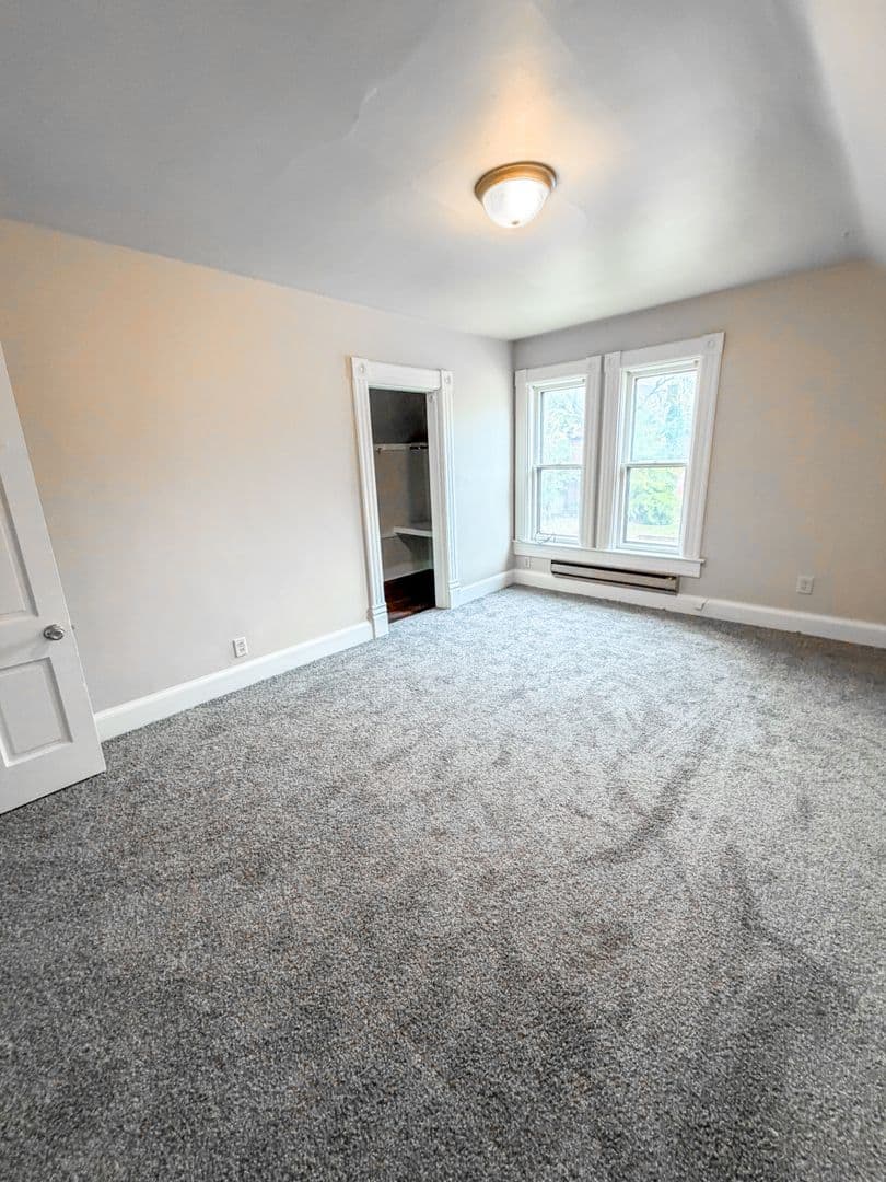 La Crosse Apartment: 1512 Market St