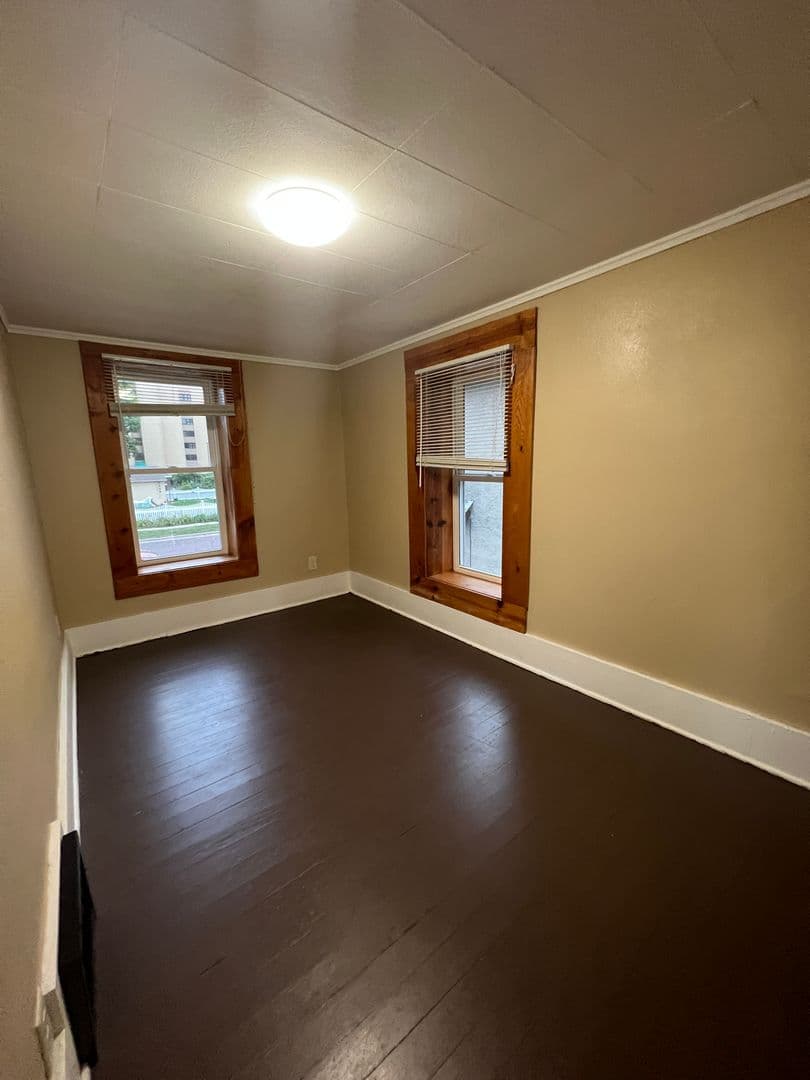 La Crosse House: 413 8th St S