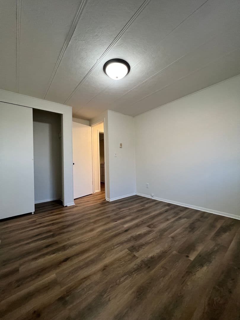 La Crosse Apartment: 2810/2812 Onalaska Ave