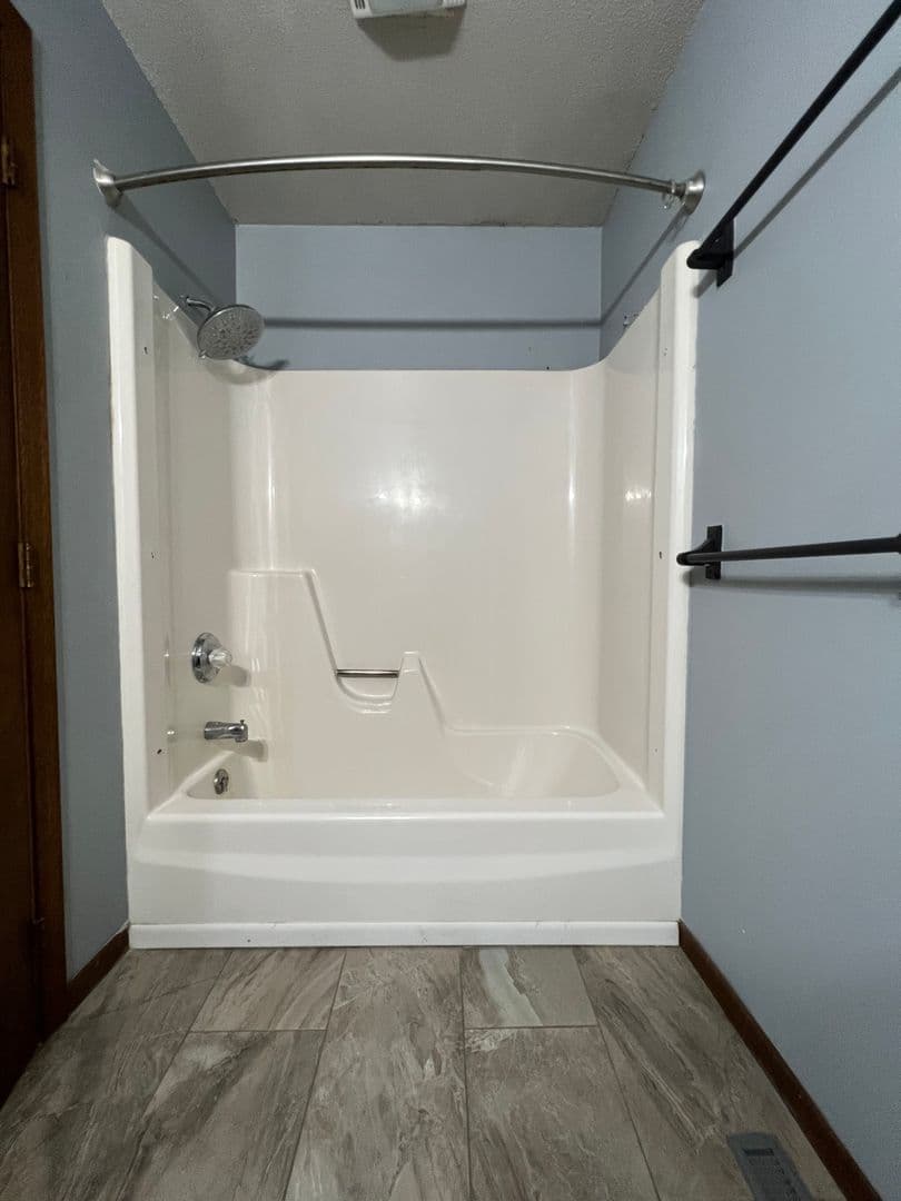 La Crosse Apartment: 824 Johnson Street