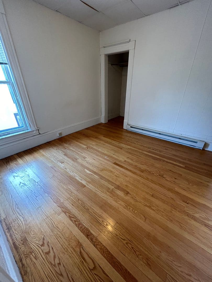 La Crosse Apartment: 828 Cass St
