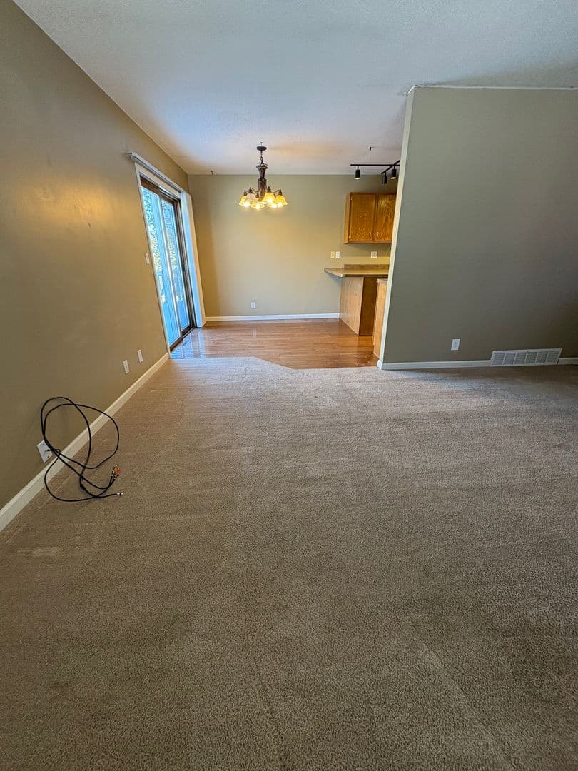 Tomah Apartment: 1156-1158 Grandview Ave