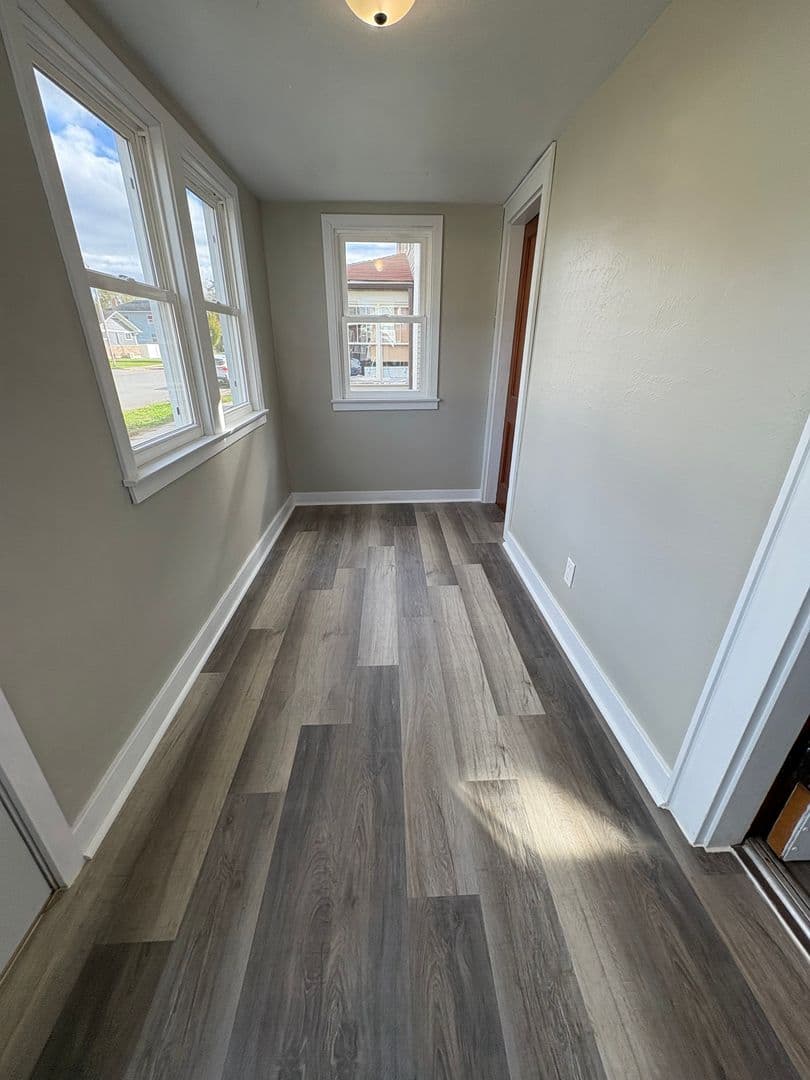 Tomah Apartment: 1115 Hollister Ave