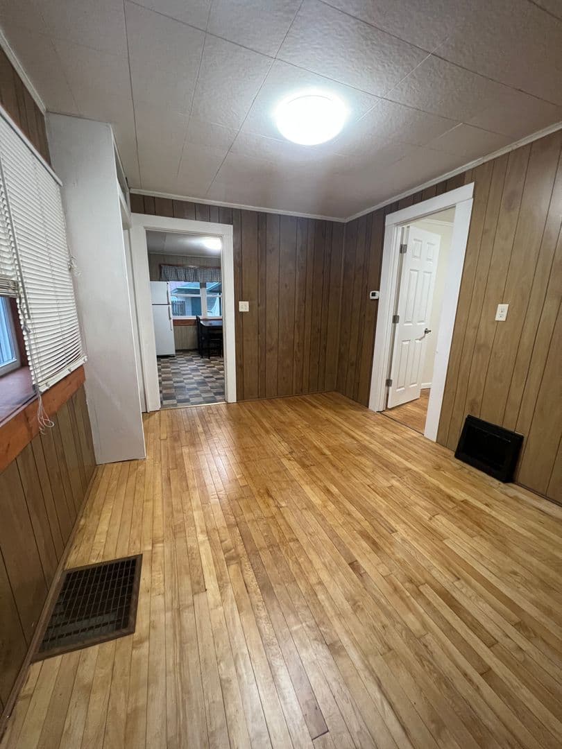 La Crosse House: 413 8th St S