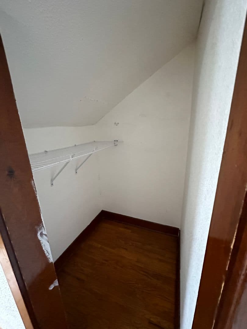 La Crosse House: 725 24th St N