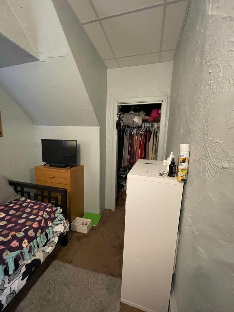 La Crosse Apartment: 1018 Pine Street Apt 7