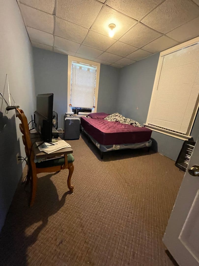 La Crosse Apartment: 1018 Pine Street #8