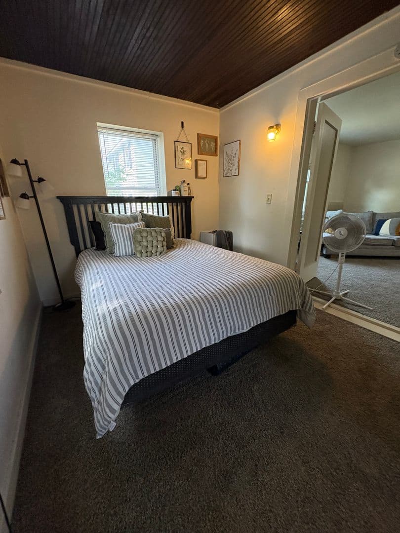 La Crosse Apartment: 1129 Main St