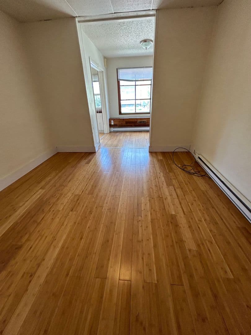 La Crosse Apartment: 828 Cass St